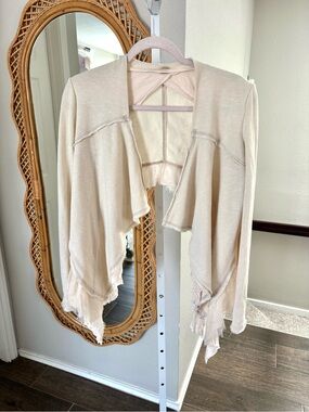 Free People / Ruffles Cream Cardigan Cropped